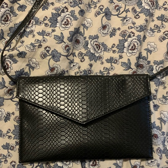 ASOS Envelope clutch crossbody faux snake print - Picture 2 of 5